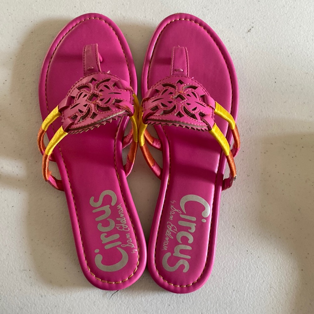 Circus by Sam Edelman hot pink thong with embroidered straps 9.5 gently worn